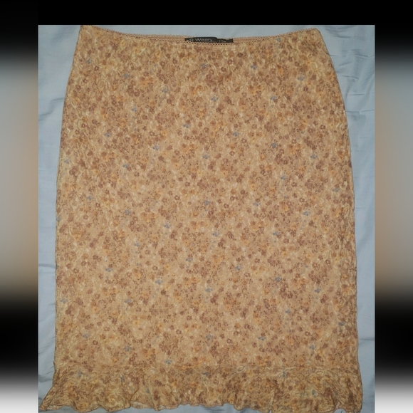Rampage Skirt - Picture 2 of 6